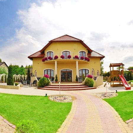Отель Rezydencja Szmaragdowy Ogrod Константынув-Лодзинский Экстерьер фото